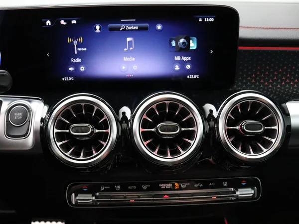Mercedes-Benz EQB (2026) — foto 8 van 33