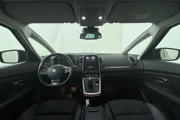 Renault Grand Scenic (2023) — foto 22 van 22