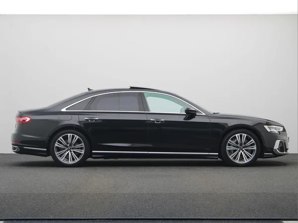 AUDI A8 Long PHEV (2023) — foto 23 van 25