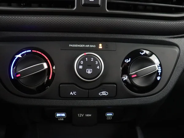 HYUNDAI i10 (2025) — foto 17 van 25