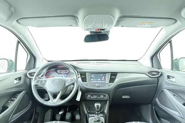 Opel Crossland (2023) — foto 16 van 16