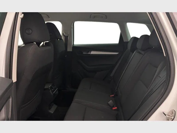 Skoda Karoq (2025) — foto 6 van 32