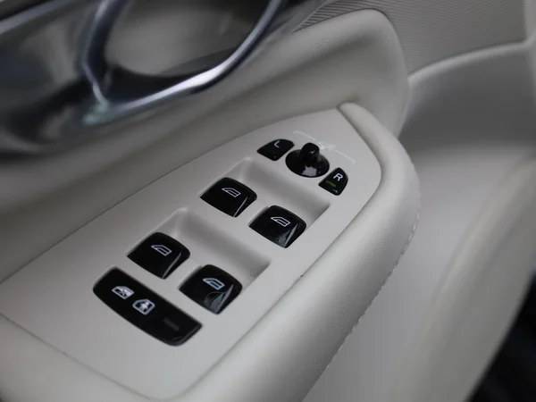 Volvo XC90 (2022) — foto 28 van 49