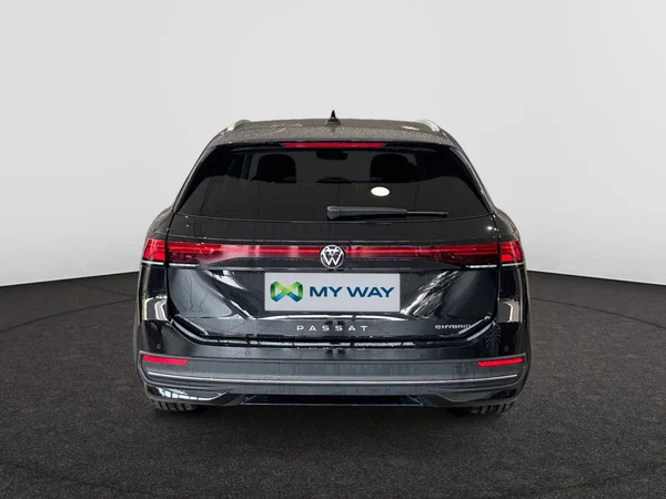 VOLKSWAGEN Passat Variant eHybrid (PHEV) (2025) — foto 7 van 19