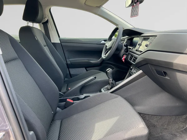 VOLKSWAGEN Polo (2024) — foto 3 van 24