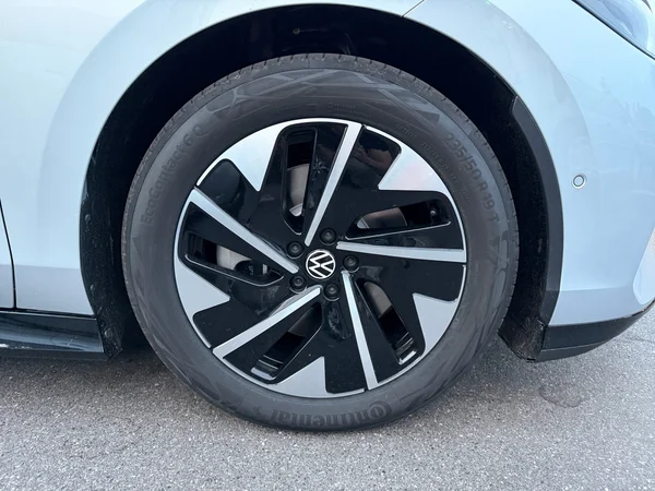 VOLKSWAGEN ID.7 Tourer (2025) — foto 2 van 23