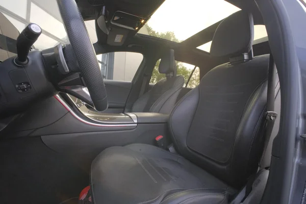 Mercedes-Benz C-Klasse (2024) — foto 9 van 34