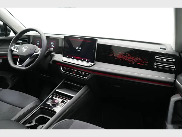 VOLKSWAGEN Tiguan (2025) — foto 23 van 31