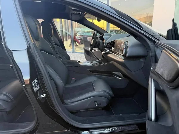 Ferrari Purosangue (2025) — foto 10 van 37