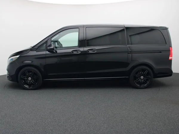 Mercedes-Benz V-Klasse (2024) — foto 31 van 36