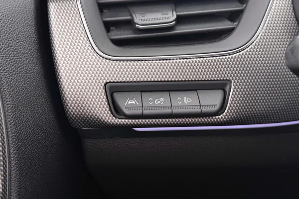 Renault Arkana E-TECH (HEV) (2022) — foto 6 van 37