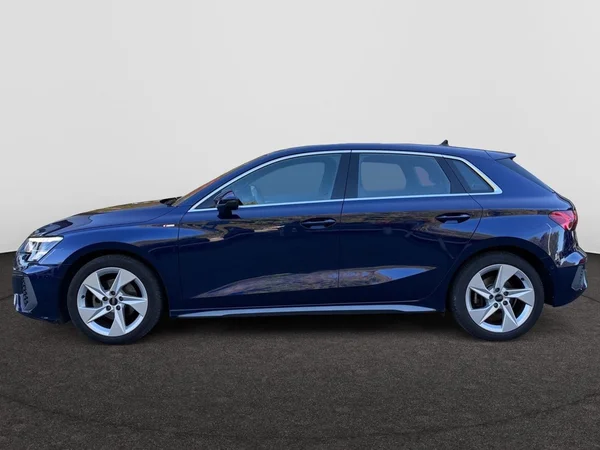 AUDI A3 Sportback (2023) — foto 10 van 17