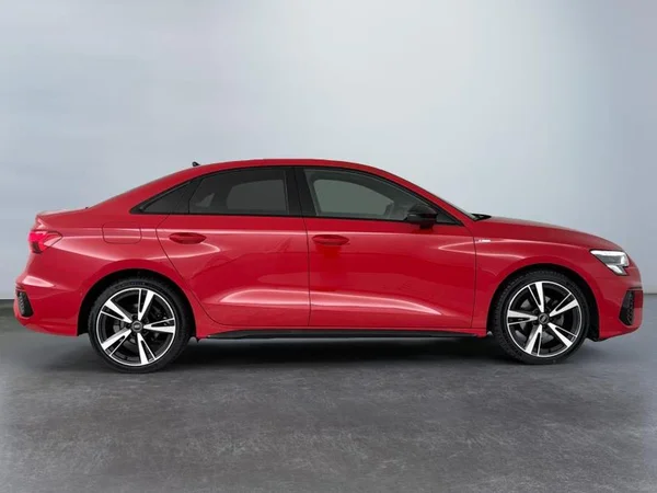 AUDI A3 Sedan (2023) — foto 25 van 30