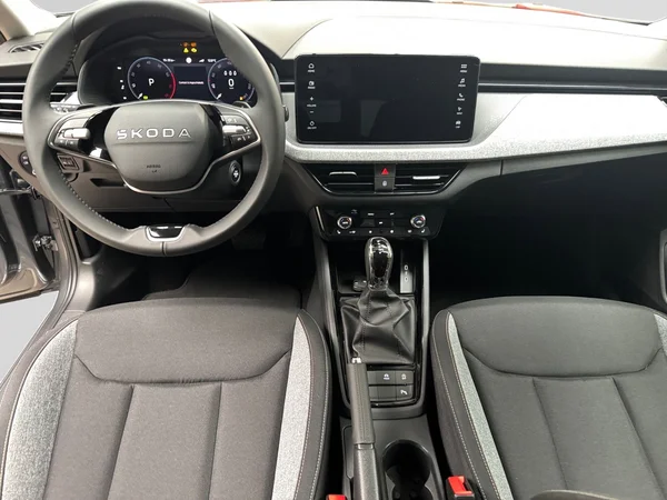 SKODA Kamiq (2025) — foto 2 van 16