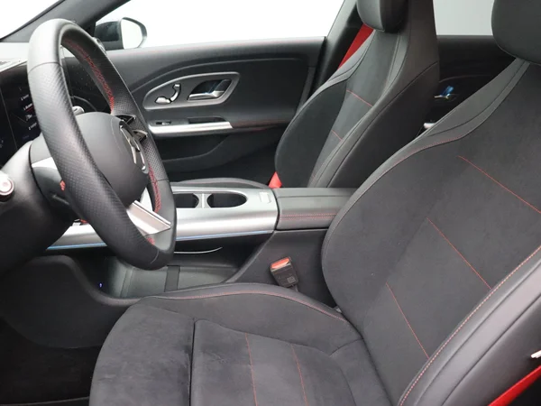 Mercedes-Benz CLA (2025) — foto 9 van 29