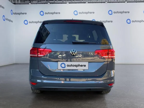 VOLKSWAGEN Touran (2023) — foto 21 van 23