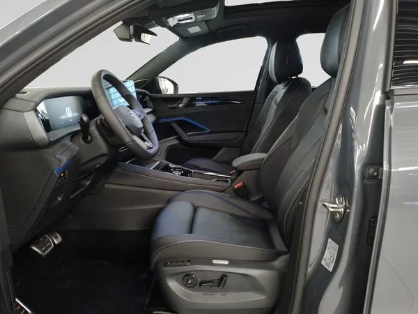 VOLKSWAGEN Tayron eHybrid (PHEV) (2025) — foto 2 van 15