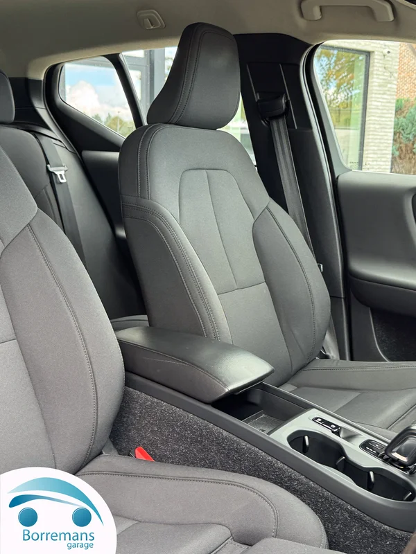 Volvo XC-40 (2020) — foto 11 van 44