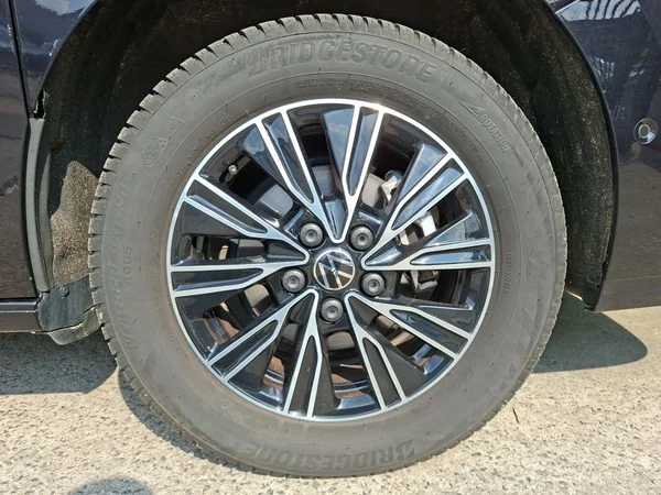 VOLKSWAGEN Multivan T7 Long eHybrid (PHEV) (2025) — foto 15 van 23