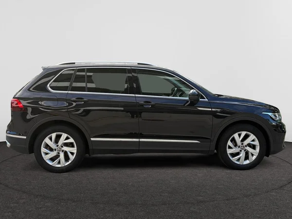 VOLKSWAGEN Tiguan (2021) — foto 21 van 24