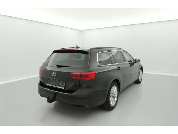 VOLKSWAGEN Passat Variant (2024) — foto 35 van 35