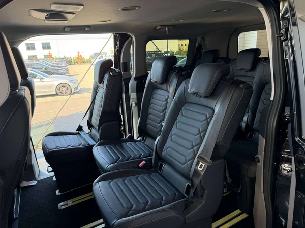 Ford Tourneo Custom — foto 2 van 21