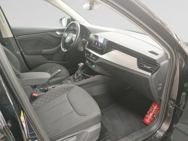 SKODA Kamiq (2022) — foto 6 van 19