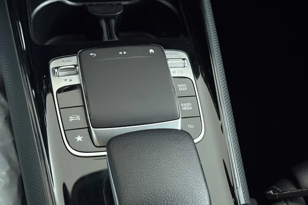 Mercedes-Benz B-Class (W247) (2019) — foto 9 van 43