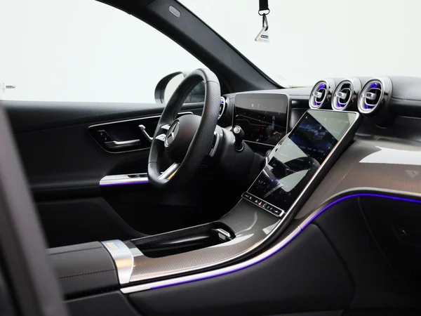 Mercedes-Benz GLC (2025) — foto 32 van 51
