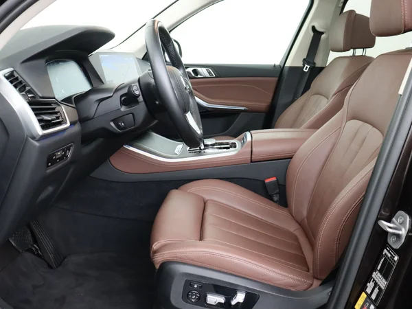 BMW X5 (2022) — foto 2 van 33