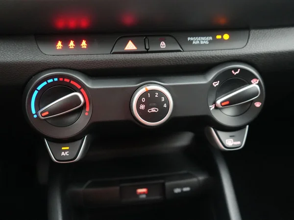 Kia Stonic (2025) — foto 8 van 21