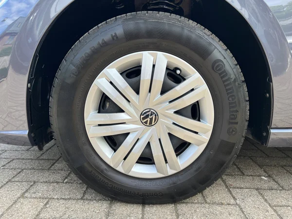 VOLKSWAGEN Polo (2024) — foto 17 van 24