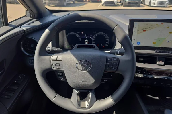 Toyota C-HR Hybrid (HEV) (2026) — foto 6 van 27