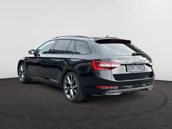 SKODA Superb Combi (2017) — foto 16 van 22