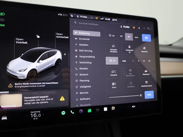 Tesla Model Y (2024) — foto 11 van 46