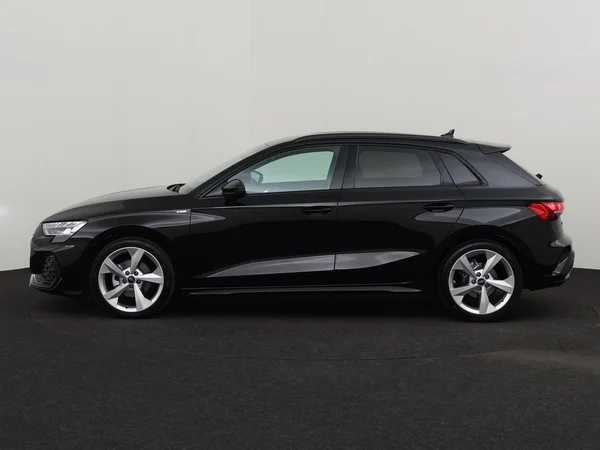 AUDI A3 Sportback (2025) — foto 13 van 18