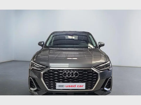 Audi Q3 Sportback (2021) — foto 12 van 29