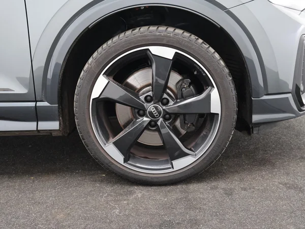 Audi SQ2 (2024) — foto 28 van 29