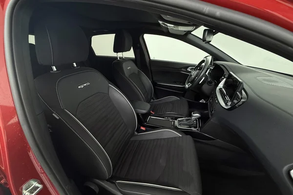 Kia Ceed (2022) — foto 13 van 35