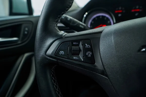 Opel Astra (2019) — foto 13 van 53