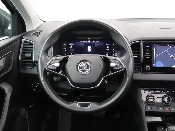 Škoda Karoq (2022) — foto 10 van 28
