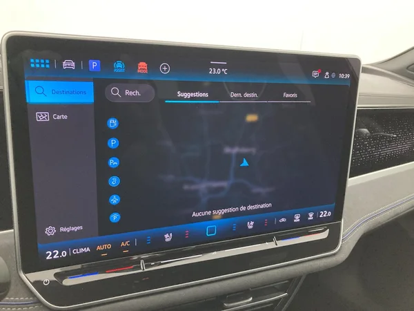 VOLKSWAGEN Passat SW (2024) — foto 19 van 36