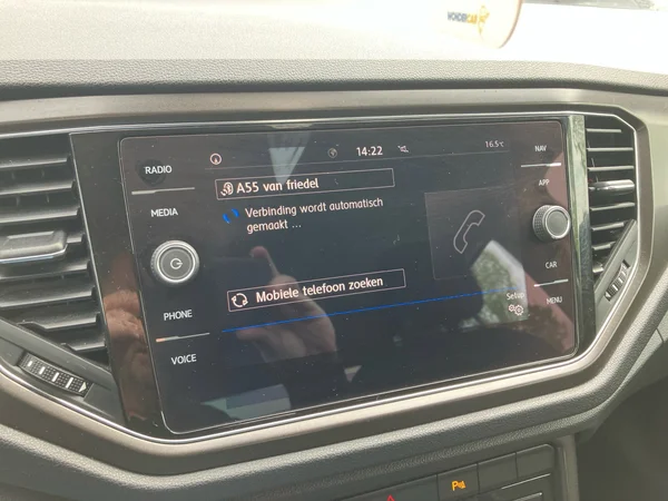 VOLKSWAGEN T-Roc (2020) — foto 13 van 25