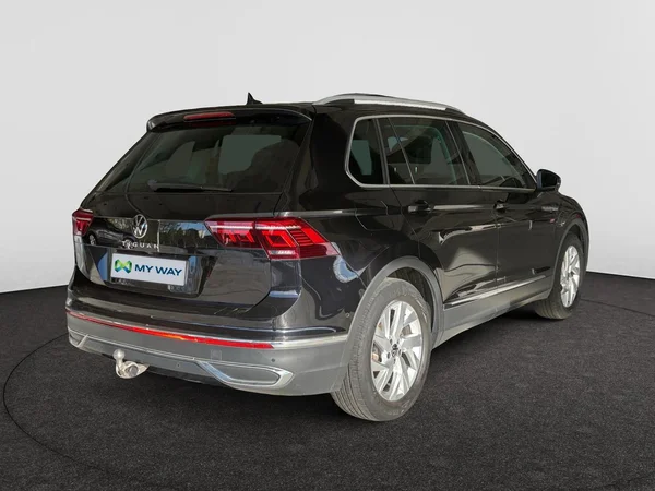 VOLKSWAGEN Tiguan (2021) — foto 20 van 24