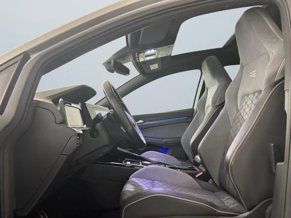 VOLKSWAGEN Golf VIII Dsl (2023) — foto 2 van 23