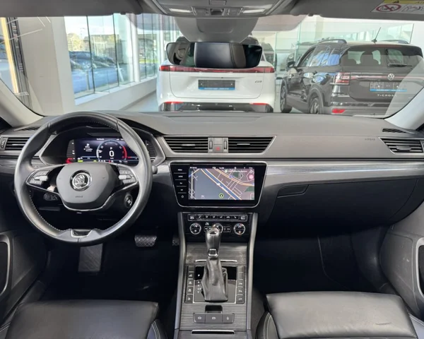 Skoda Superb (2022) — foto 16 van 30