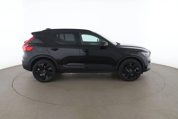 Volvo XC40 (2024) — foto 13 van 16