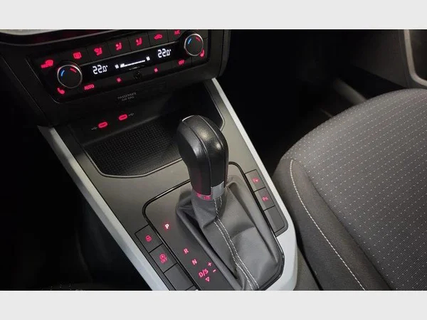 Seat Arona (2024) — foto 17 van 28