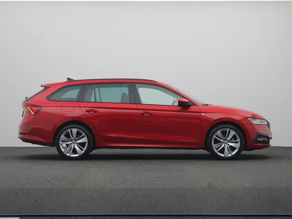 SKODA Octavia SW (2024) — foto 18 van 20