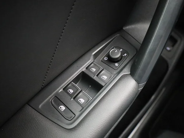 Volkswagen Tiguan (2021) — foto 17 van 41